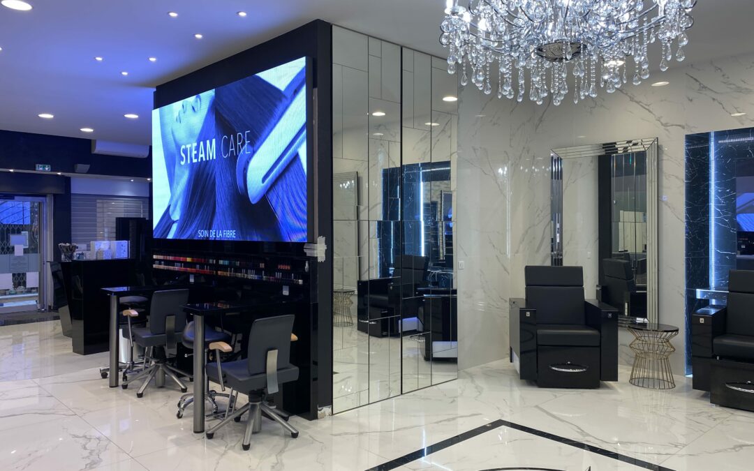 The cutting shop antibes – 2 ecrans intérieurs