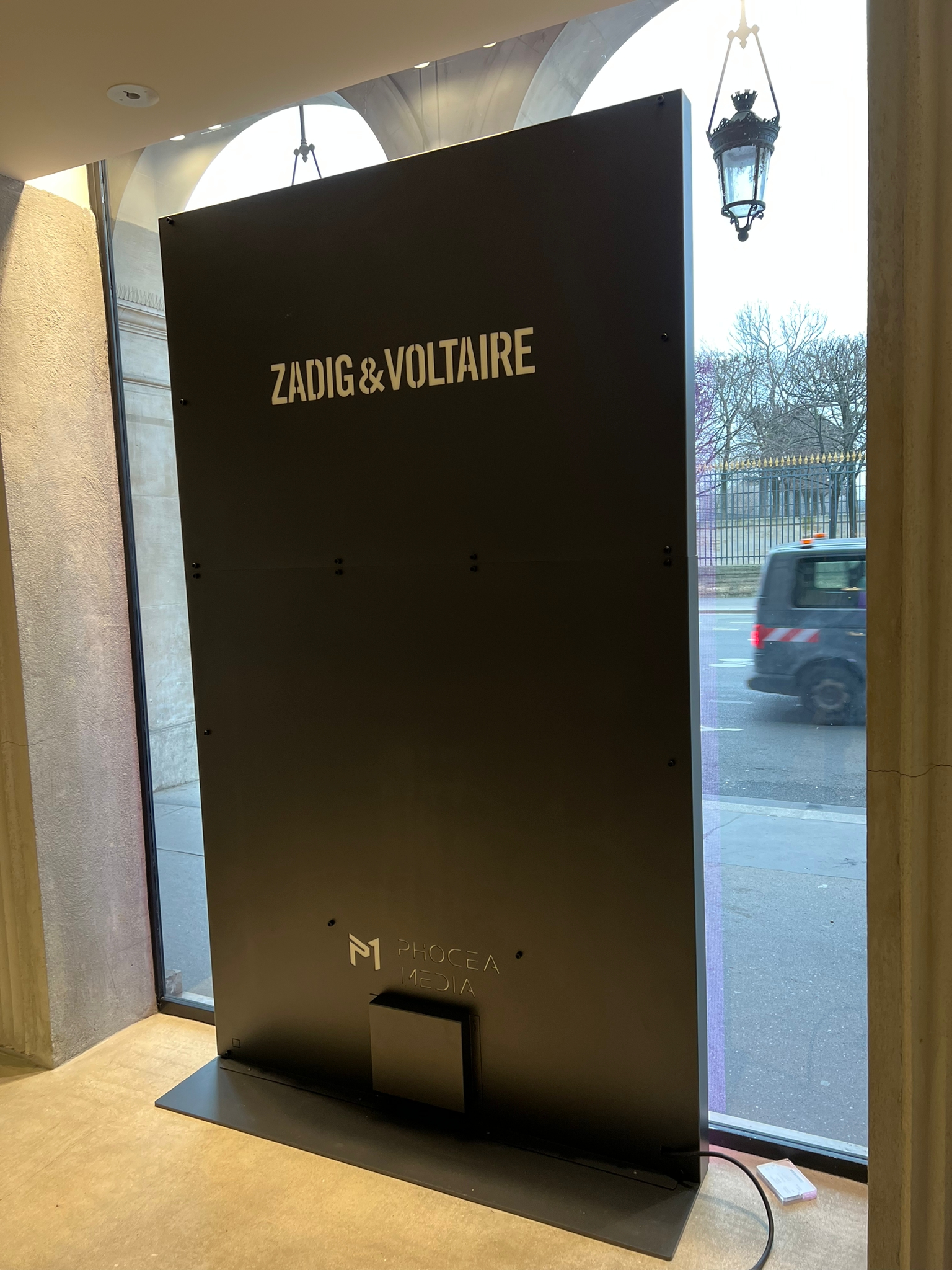 Arrière Ecran LED vitrine Zadig&Voltaire Paris