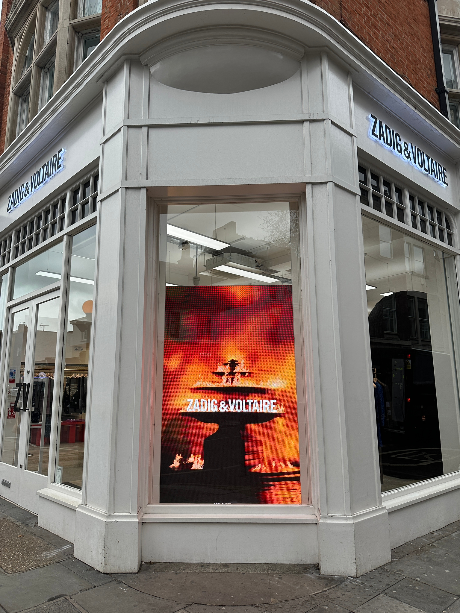 Ecran Vitrine Zadig&Voltaire Londres